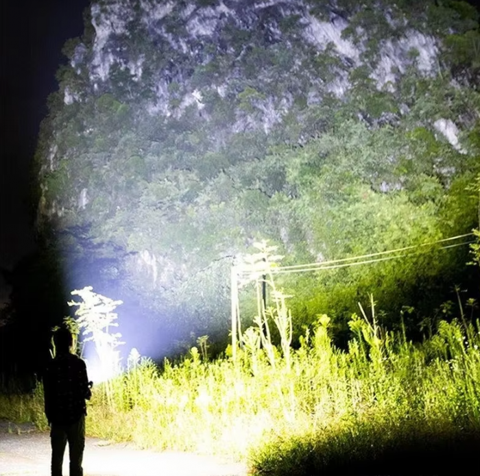 Lanterna 360 LED Profesionala 5000LM, raza lunga 1200m [7]