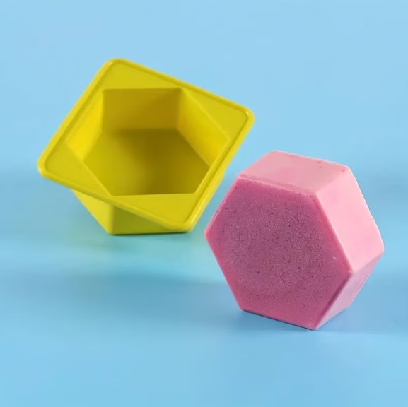 Set 4 Forme Silicon Hexagonale Galbene pentru Brioșe, Prăjituri și Proiecte DIY [4]