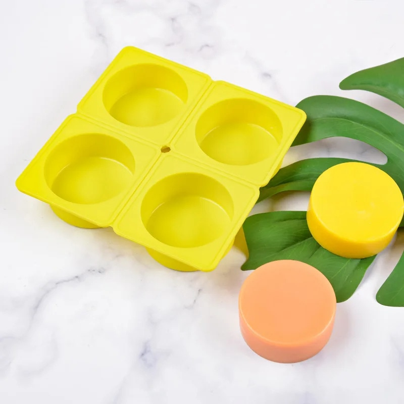 Set 4 Forme Silicon Rotunde Galben | Matrițe Multi-Utilizare pentru Brioșe, Prăjituri, Oua & Proiecte DIY – Rezistente de la -40°C la 250°C [2]