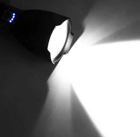 Lanterna profesionala metalica LED P70, incarcare USB, 2 acumulatori [2]