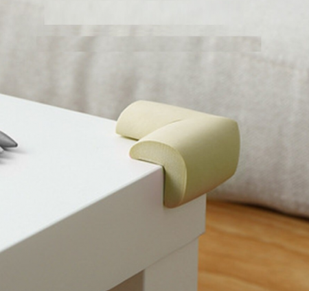 Set 8 bucati protectii adezive pentru colturi mobilier 5x5 cm [2]