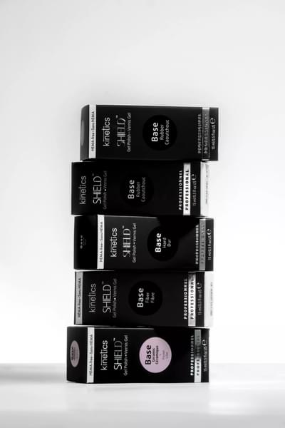 5 produse "must have"  care nu trebuie sa lipseasca din Kit-ul tau de manichiura