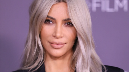 Blondul platinat – cerere crescută în saloanele de coafură.
