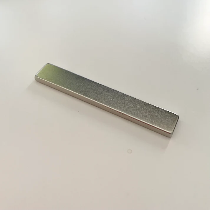 Dam Nail Polish Bar Magnet [0]
