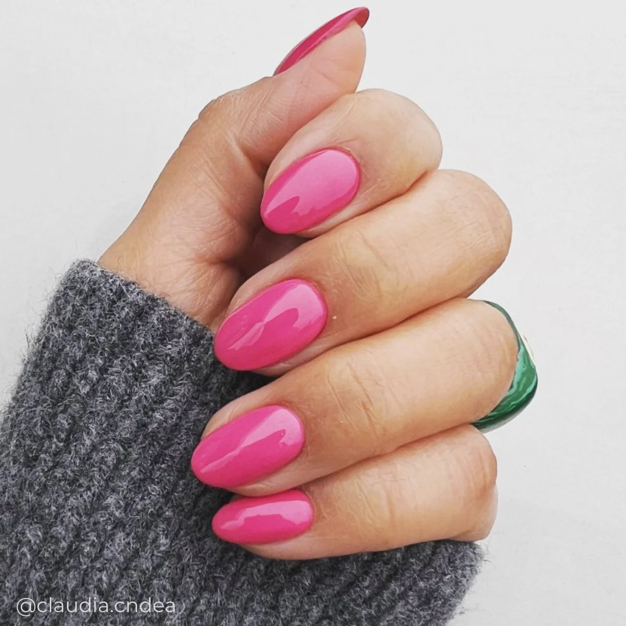 CND Vinylux In Lust [1]