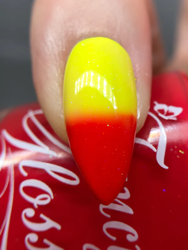 Top coat cu efect termic Fancy Gloss Red Thermal Top Coat, 15 ml [3]