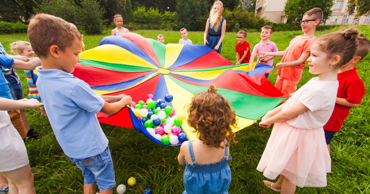 Top 10 Idei de Jocuri de Petrecere Copii – Cum Organizezi O Petrecere Memorabilă pentru Micuțul Tău