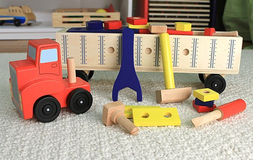 Melissa-Doug-Banc-de-lucru-mobil-Camion-cu-unelte [3]