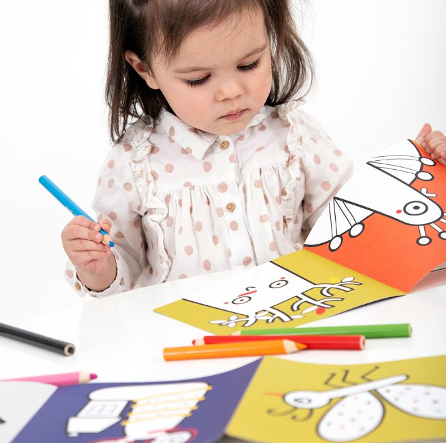 Carte de colorat pentru bebelusi Banana Panda Ready To Colour, Animale din Padure, 23 ilustratii simple, 2 carti tip acordeon, 96 cm lungime [3]