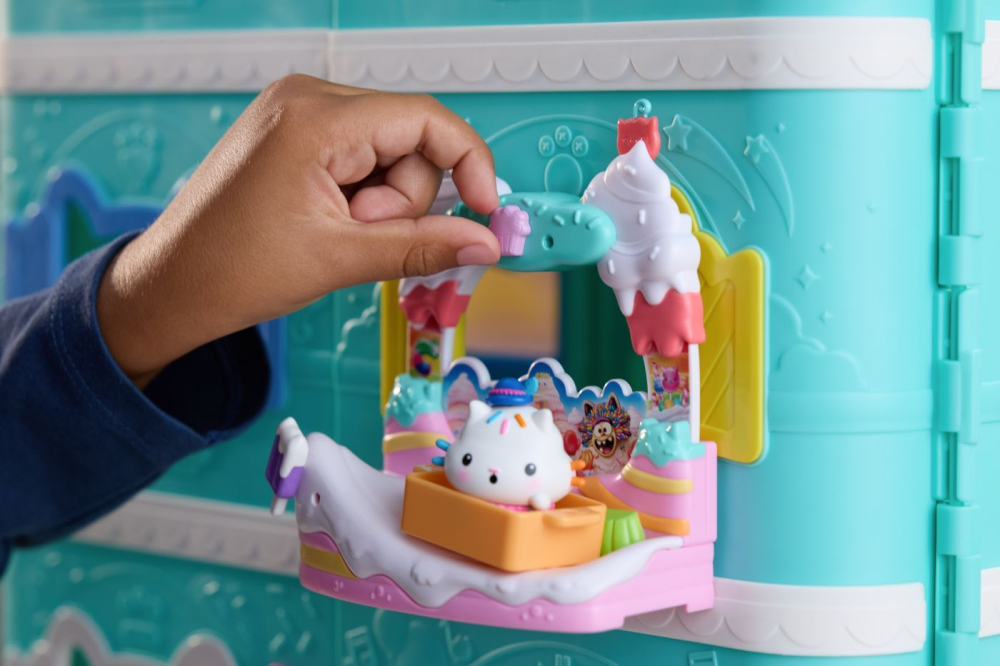 Gabbys Dollhouse Filmul Set Balconul Din Dulciuri Si Figurina Pisica Cakey Cu Accesorii [4]