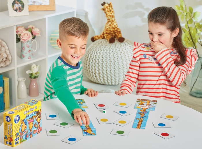 Orchard-Toys-Joc-educativ-Girafe-cu-fular-Giraffes-In-Scarves [5]
