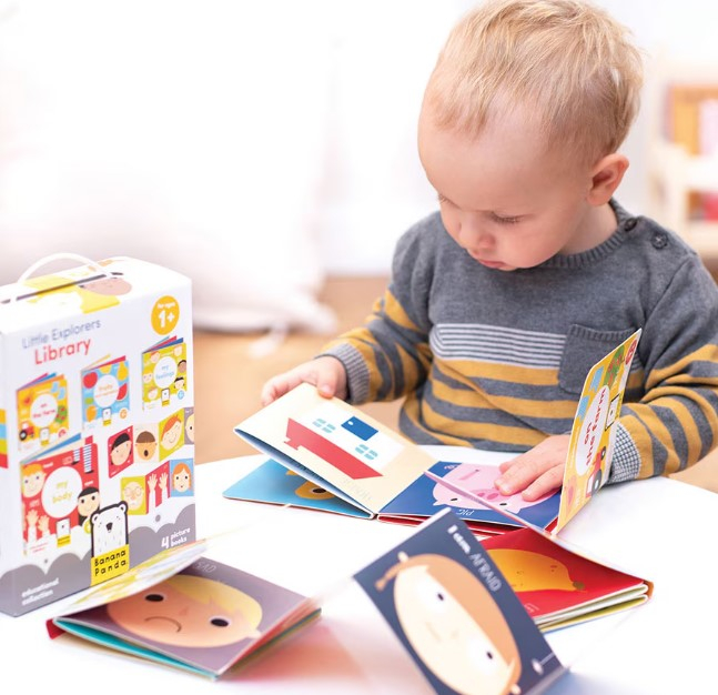 Joc educativ pentru copii si bebelusi, Banana Panda, Little Explorers Library, 4 carti tip acordeon cu ferma, partile corpului, fructe si sentimente, 90 cm lungime [2]