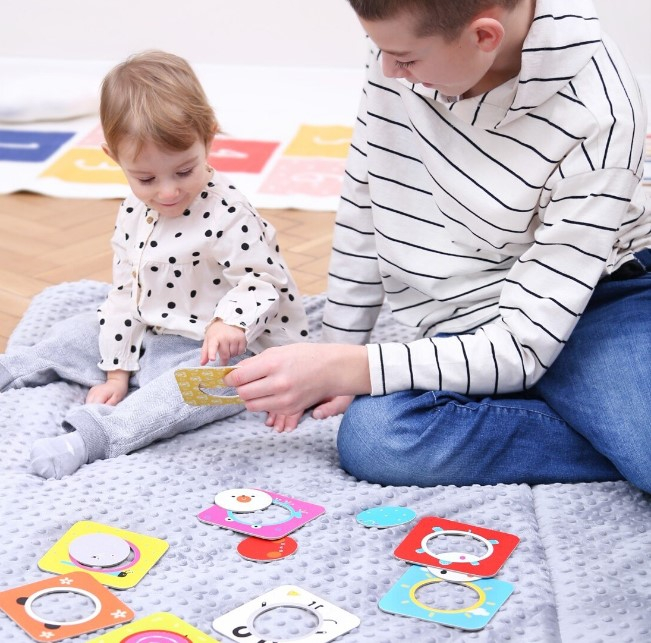 Joc-educativ-pentru-copii-si-bebelusi,-Banana-Panda-On-the-Go-Discovering-Circles,-Primele-cartonase-cu-imagini-si-cercuri,-16-piese-BANANA-PANDA [2]