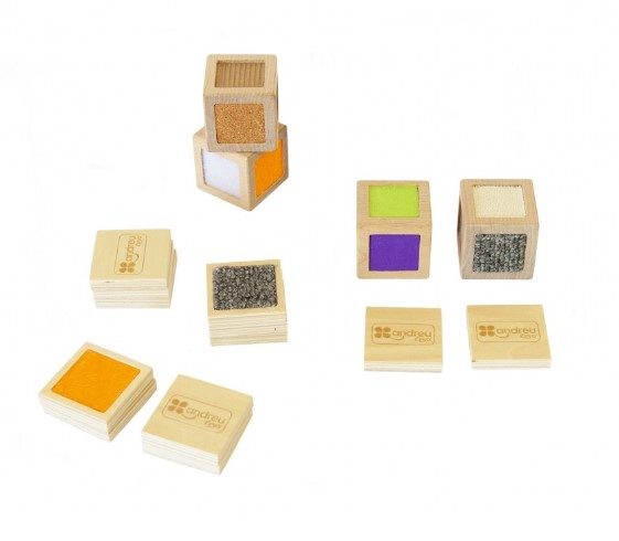 Joc-educativ-pentru-copii-si-copii-nevoi-speciale-didactic,-Andreu-Toys,-senzorial,-4-cuburi-din-lemn-natur-cu-12-texturi-diferite,-varsta-+18-luni-ANDREU-TOYS [1]