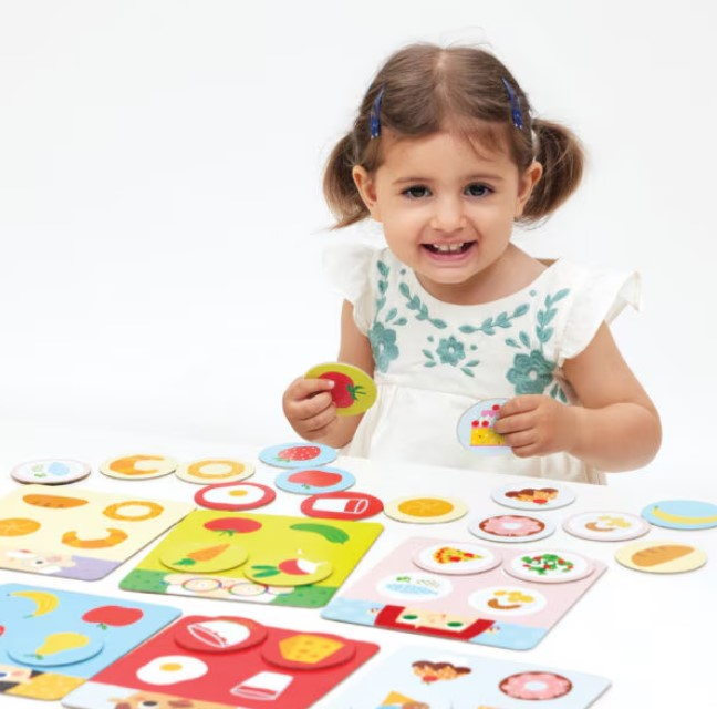 Joc-educativ-pentru-copii-tip-Bingo-si-asociere-imagini,-Banana-Panda-Let's-Play-Yummy-Bingo,-cu-alimente,-6-planse-si-24-piese-de-asezat-BANANA-PANDA [2]