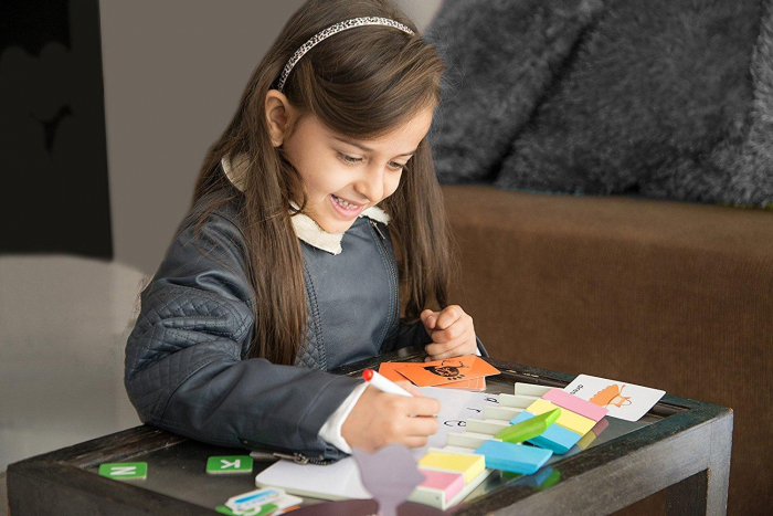 Chalk-and-Chuckles-Joc-interactiv-Invatam-sa-scriem-cu-pisicuta [3]