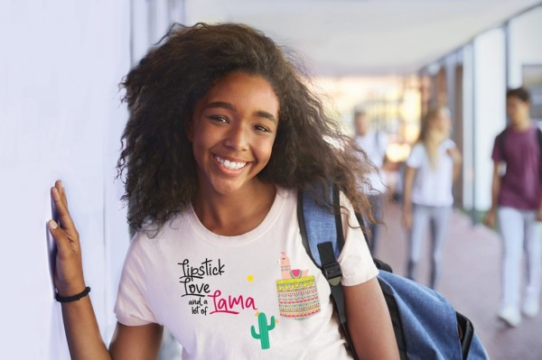 Joc si kit creativ pentru fete Lena de desenat si lipit stickere tricouri [2]