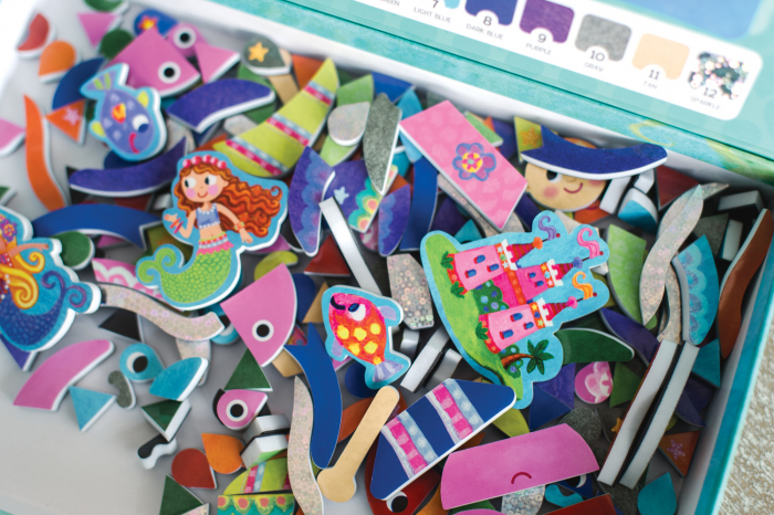 Peaceable-Kingdom-Mozaic-magnetic-Insula-sirenelor-Sparkle-mosaics-Mermaid-Island [3]