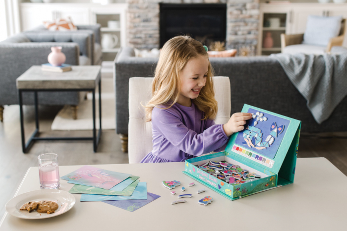 Peaceable-Kingdom-Mozaic-magnetic-Insula-sirenelor-Sparkle-mosaics-Mermaid-Island [4]