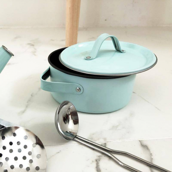 Vilac-Set-de-bucatarie-cu-ustensile-vintage-Joc-de-rol [3]