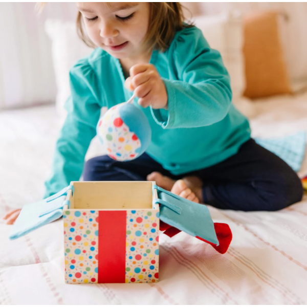 Melissa & Doug-Set jucarii bebe in cutie cadou din lemn [8]