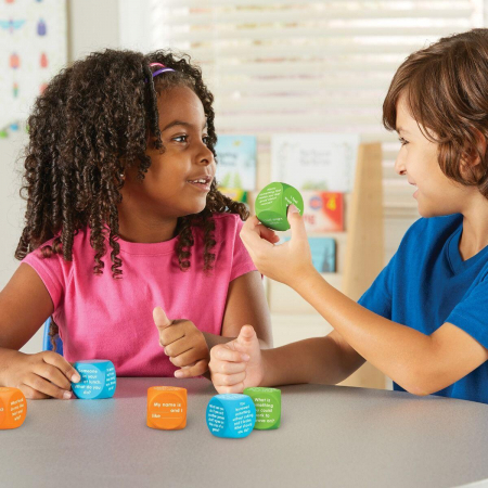 Learning-Resources-Cuburi-pentru-conversatii-Descoperim-emotiile [3]