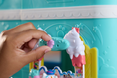Gabbys Dollhouse Filmul Set Balconul Din Dulciuri Si Figurina Pisica Cakey Cu Accesorii [2]