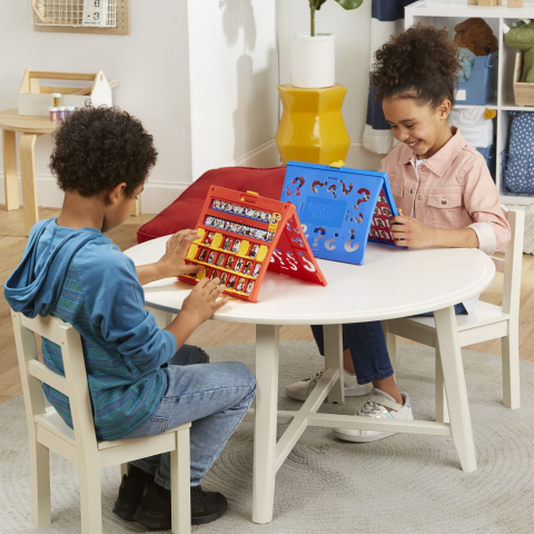 Hasbro-Joc De Societate Ghici Cine? In Limba Engleza [2]