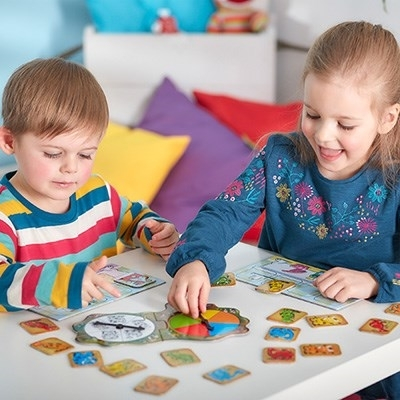 Orchard-Toys-Joc-educativ-Dinozauri-Murdari-DIRTY-DINOS [2]