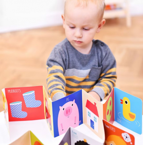 Joc-educativ-pentru-copii-si-bebelusi,-Banana-Panda,-Little-Explorers-Library,-4-carti-tip-acordeon-cu-ferma,-partile-corpului,-fructe-si-sentimente,-90-cm-lungime-BANANA-PANDA [2]