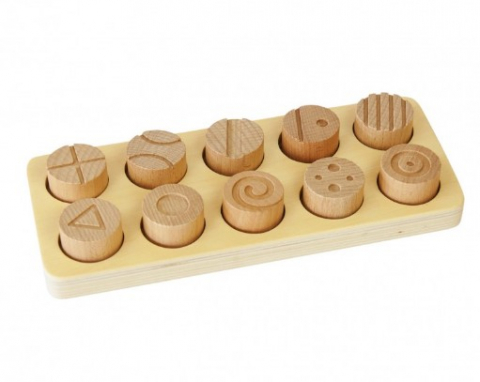 Ajándékok gyerekeknek - Joc educativ pentru copii si copii nevoi speciale didactic, Andreu Toys, senzorial, asociere forme si cilindri gravati, din lemn natur