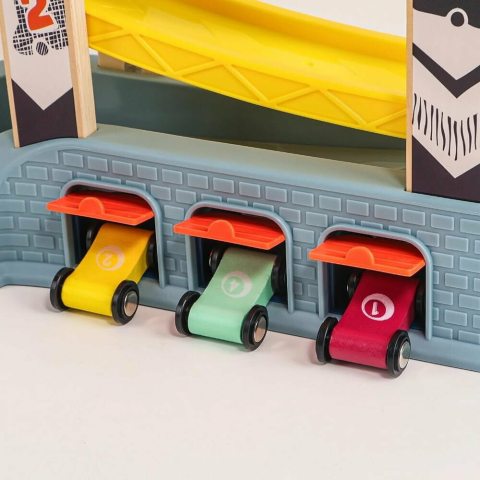 Rampa cu 4 masinute de curse [10]