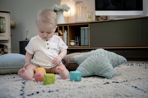 VULLI SAS-Set 2 Mingiute Si 2 Cuburi Girafa Sophie [2]