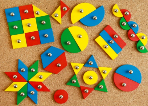 Jucarii 3-5 ani - Set-forme-cu-ciocan-si-cuie-Lena,-pentru-copii,-72-piese-din-lemn,-9-forme-imprimate-si-accesorii-Lena
