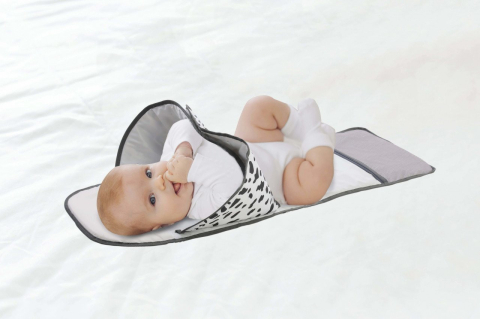 Aleze & Protectii impermeabile - Saltea-de-înfășat-pliabilă-QuickChange-model-Vacuta-premium-pentru-bebelusi---BebePrice.ro