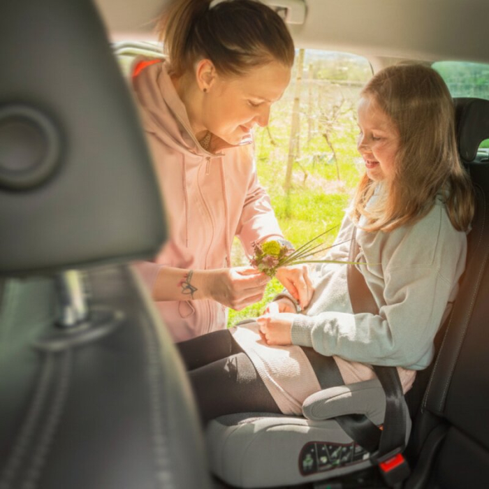 Inaltator auto, Petite&Mars, Optimus Pro, I-size, 125- 150 cm, 22-36 kg, Cu isofix, Forma ergonomica, Husa detasabila, Bej [3]