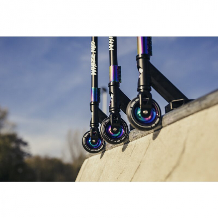 Lionelo - Trotineta Whizz, Pentru Acrobatii, Rulmenti ABEC-9, Sistemul de compresie IHC 9, 20 - 100 kg [26]