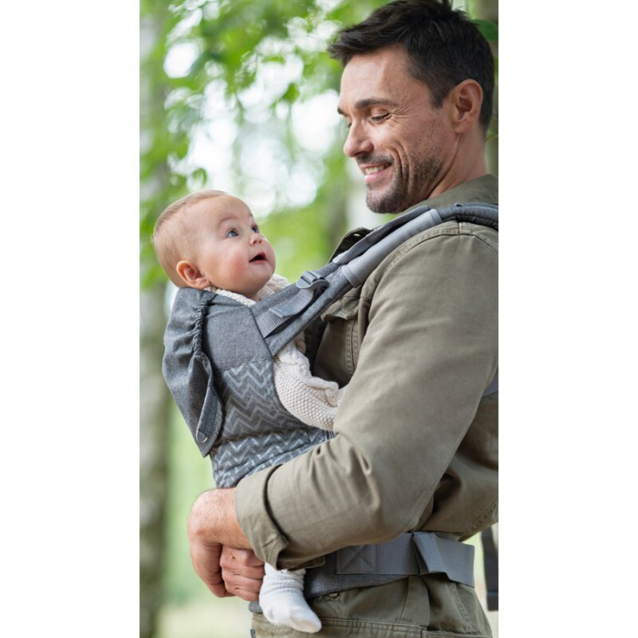 Marsupiu ergonomic, Lionelo, Margareet Air, 3 pozitii de purtare, 4 luni+, Pana la 20 Kg, Material respirabil 3D Air Mesh, Catarama dubla de siguranta, Negru [17]