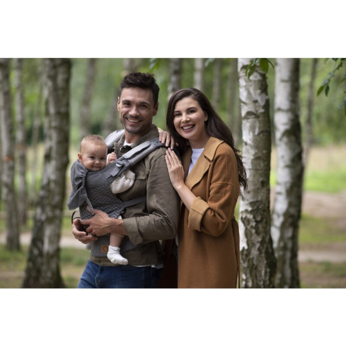 Marsupiu ergonomic, Lionelo, Margareet Air, 3 pozitii de purtare, 4 luni+, Pana la 20 Kg, Material respirabil 3D Air Mesh, Catarama dubla de siguranta, Negru [15]