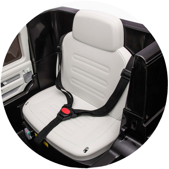 Masinuta electrica Chipolino SUV Mercedes EQG cu scaun din piele si roti EVA black [7]