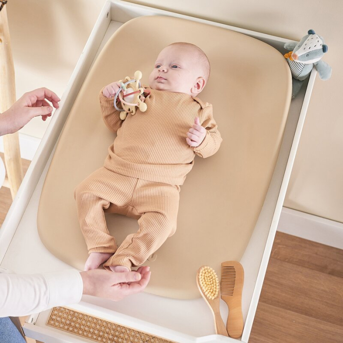 Saltea de infasat, Nattou, Softy, Moale, Utilizabil si fara husa, Design ergonomic, Spuma PU, 70x50x10 cm, Fara BPA, 0 luni+, Beige [3]