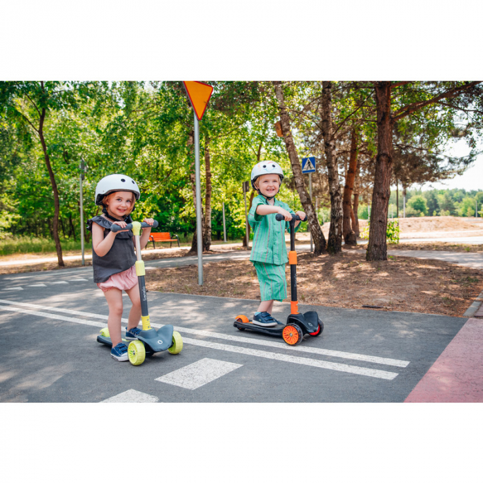 Trotineta Lionelo Timy ultrapliabila pana la 50 Kg cu lumini LED [30]