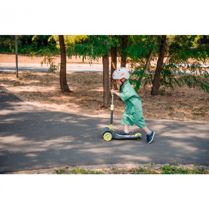 Trotineta Lionelo Timy ultrapliabila pana la 50 Kg cu lumini LED [25]