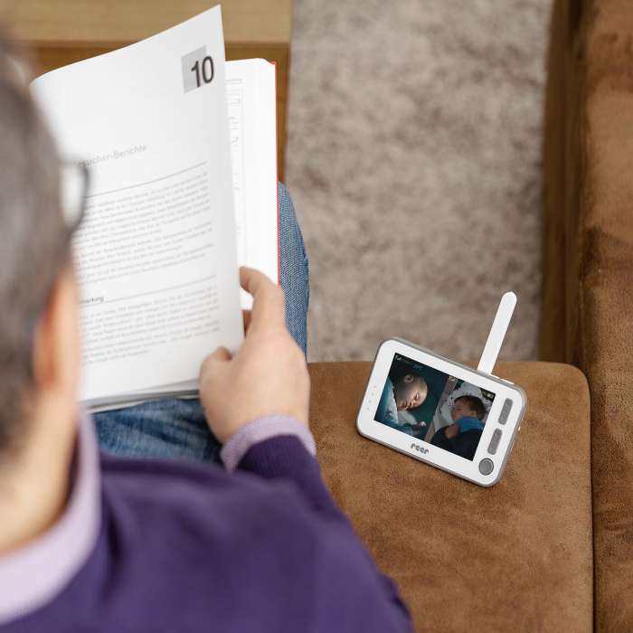 Video monitor digital pentru bebelusi cu camera rotativa si urmarire inteligenta a miscarii, REER BabyCam XL 80440 [11]