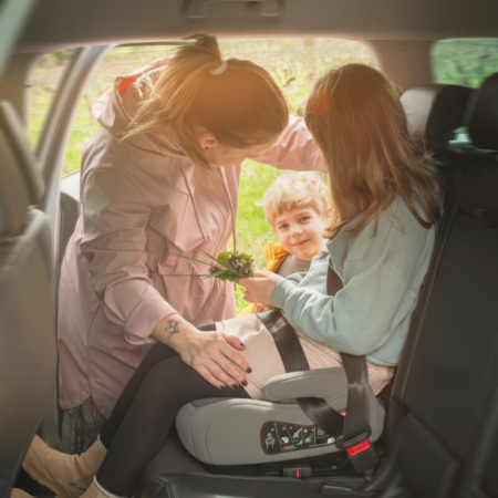 Inaltator auto, Petite&Mars, Optimus Pro, I-size, 125- 150 cm, 22-36 kg, Cu isofix, Forma ergonomica, Husa detasabila, Bej [1]