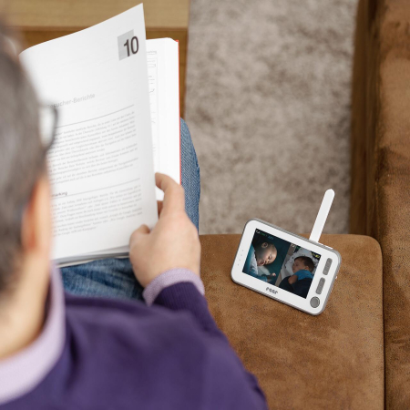 Video monitor digital pentru bebelusi cu camera rotativa si urmarire inteligenta a miscarii, REER BabyCam XL 80440 [10]