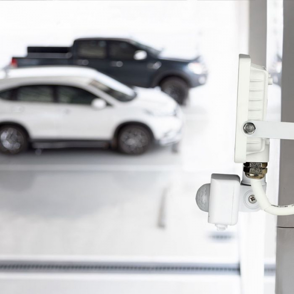 Proiector LED 50W cu senzor crepuscular si de prezenta , cip SAMSUNG 5 ani garantie [8]