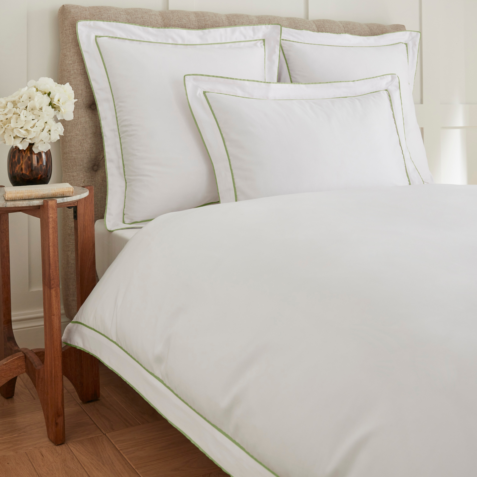 Lenjerie de pat Heritage Collection Double Tape Edge 400TC White Sage 230x220 cm