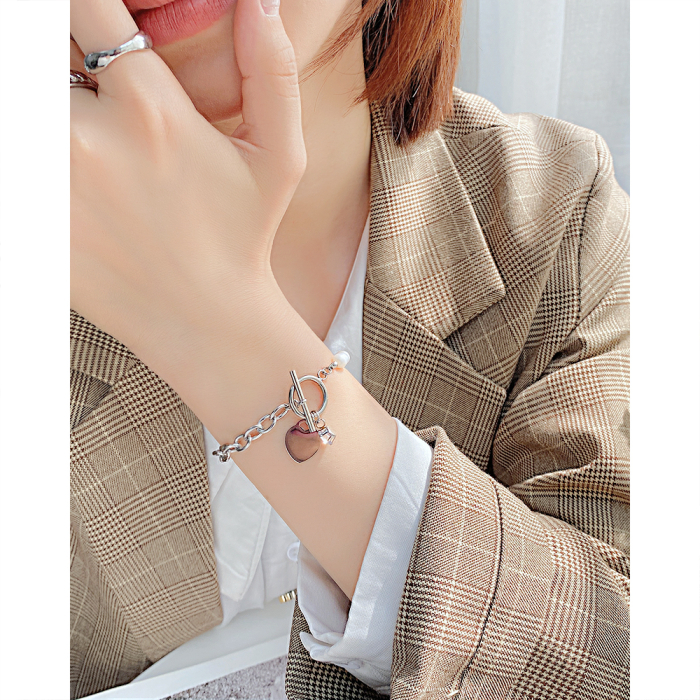 Bratara inox argintie cu perle naturale si pandantiv inima – Rafinament si stil contemporan [2]