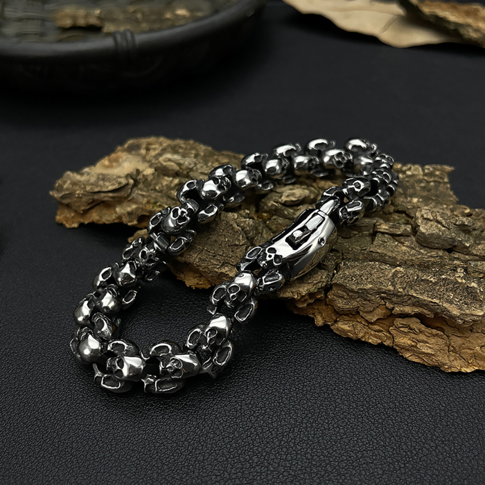 Bratara inox Cranii Gotice – Simbol al Rebelului Urban [11]